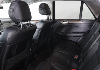 Подержанный автомобиль Mercedes-Benz GLE 2016 года (12 фото)