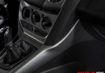 Подержанный автомобиль Ford Focus Wagon 2013 года (15 фото)