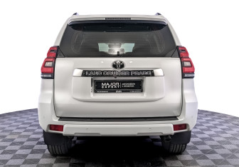 Подержанный автомобиль Toyota Land Cruiser Prado 2020 года (6 фото)