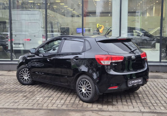Подержанный автомобиль Kia Rio Hatchback 2016 года (6 фото)