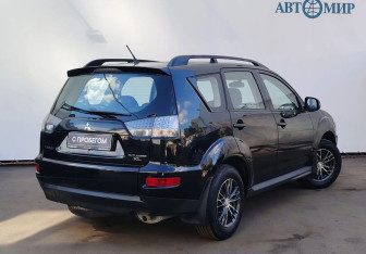 Подержанный автомобиль Mitsubishi Outlander 2011 года (5 фото)