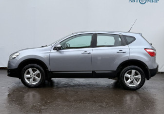 Подержанный автомобиль Nissan Qashqai 2011 года (8 фото)