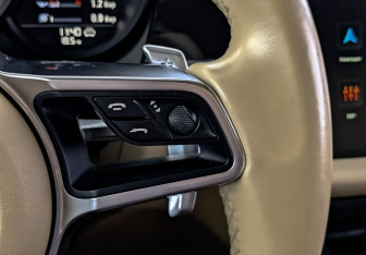Подержанный автомобиль Porsche Macan 2015 года (29 фото)
