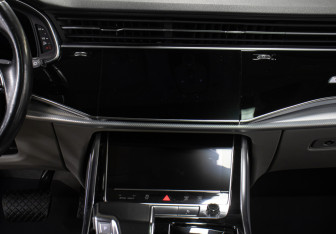 Подержанный автомобиль Audi Q7 2021 года (14 фото)