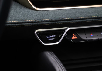 Подержанный автомобиль Geely Monjaro 2023 года (16 фото)