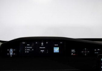 Подержанный автомобиль Changan UNI-K 2023 года (9 фото)