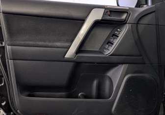 Подержанный автомобиль Toyota Land Cruiser Prado 2021 года (19 фото)