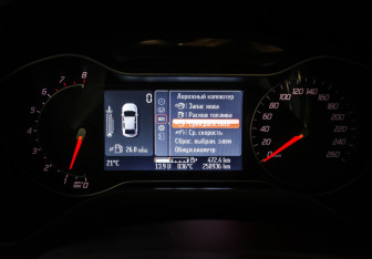 Подержанный автомобиль Ford S-MAX 2012 года (16 фото)