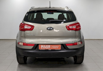 Подержанный автомобиль Kia Sportage 2012 года (6 фото)