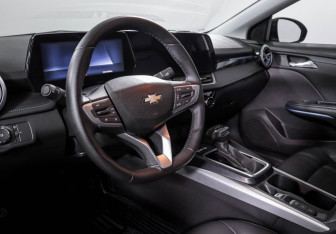 Подержанный автомобиль Chevrolet Monza 2023 года (14 фото)