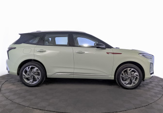 Новый Hongqi HS3 2025 (4 фото)