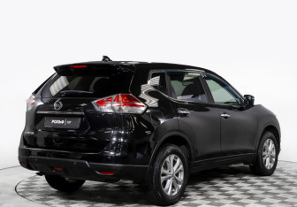 Подержанный автомобиль Nissan X-Trail 2017 года (4 фото)