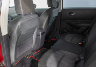 Подержанный автомобиль Nissan Qashqai 2010 года (11 фото)