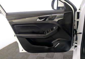 Подержанный автомобиль Haval Jolion 2022 года (18 фото)