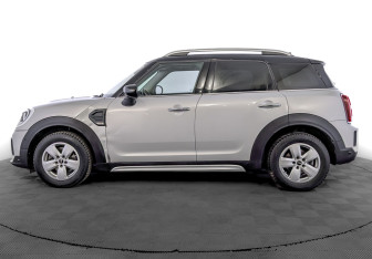 Подержанный автомобиль MINI Countryman 2021 года (8 фото)