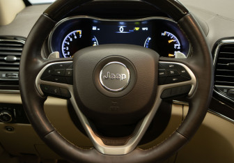 Подержанный автомобиль Jeep Grand Cherokee 2019 года (10 фото)
