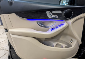 Подержанный автомобиль Mercedes-Benz GLC Coupe 2021 года (19 фото)