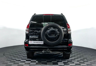 Подержанный автомобиль Toyota Land Cruiser Prado 2005 года (6 фото)