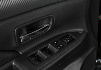 Подержанный автомобиль Mitsubishi Outlander 2013 года (8 фото)