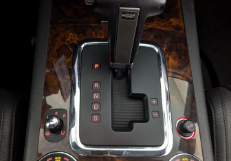 Подержанный автомобиль Volkswagen Touareg 2008 года (28 фото)