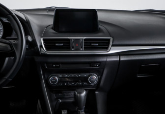 Подержанный автомобиль Mazda 3 Sedan 2018 года (12 фото)