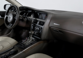 Подержанный автомобиль Audi A5 Coupe 2013 года (9 фото)
