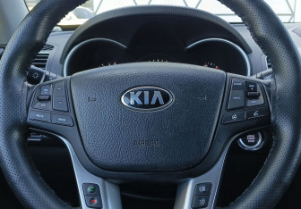 Подержанный автомобиль Kia Sorento 2014 года (14 фото)