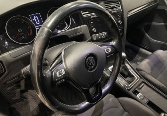 Подержанный автомобиль Volkswagen Golf Wagon 2017 года (14 фото)