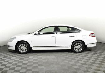 Подержанный автомобиль Nissan Teana 2012 года (3 фото)