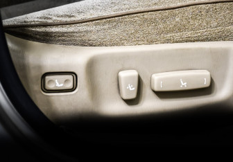 Подержанный автомобиль Toyota Mark II Sedan 2001 года (18 фото)