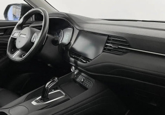 Подержанный автомобиль Haval F7 2022 года (5 фото)