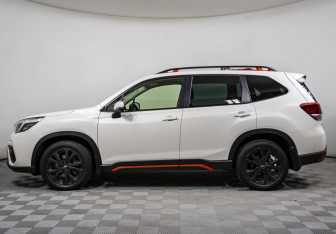 Подержанный автомобиль Subaru Forester Suv 2021 года (8 фото)