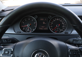 Подержанный автомобиль Volkswagen Passat Sedan 2013 года (11 фото)