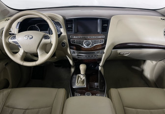 Подержанный автомобиль Infiniti JX 2013 года (12 фото)