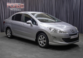 Подержанный автомобиль Peugeot 408 2012 года (3 фото)