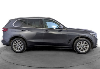 Подержанный автомобиль BMW X5 2020 года (4 фото)