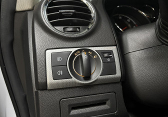 Подержанный автомобиль Opel Antara 2013 года (19 фото)