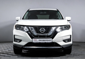 Подержанный автомобиль Nissan Rogue 2016 года (2 фото)