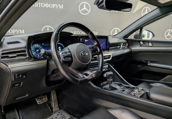 Подержанный автомобиль Kia K5 2021 года (11 фото)