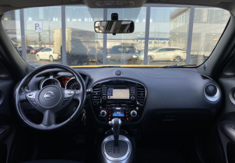 Подержанный автомобиль Nissan Juke 2017 года (11 фото)