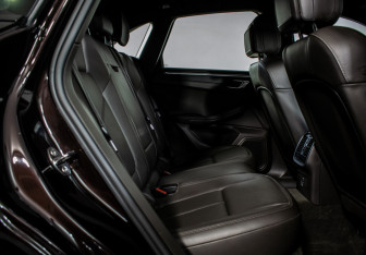 Подержанный автомобиль Porsche Macan 2020 года (9 фото)