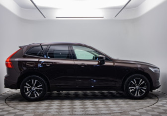 Подержанный автомобиль Volvo XC60 2021 года (6 фото)