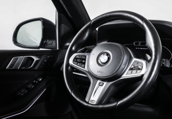 Подержанный автомобиль BMW X7 2019 года (17 фото)