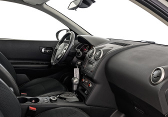 Подержанный автомобиль Nissan Qashqai 2013 года (13 фото)