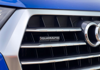 Подержанный автомобиль Audi Q7 2015 года (32 фото)