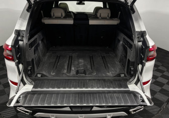 Подержанный автомобиль BMW X5 2021 года (9 фото)