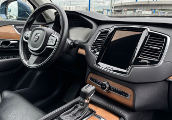Подержанный автомобиль Volvo XC90 2020 года (9 фото)