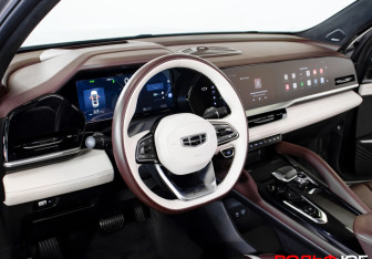 Подержанный автомобиль Geely Monjaro 2023 года (11 фото)