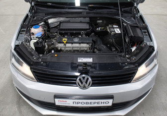 Подержанный автомобиль Volkswagen Jetta Sedan 2013 года (9 фото)