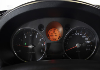 Подержанный автомобиль Nissan X-Trail 2010 года (11 фото)